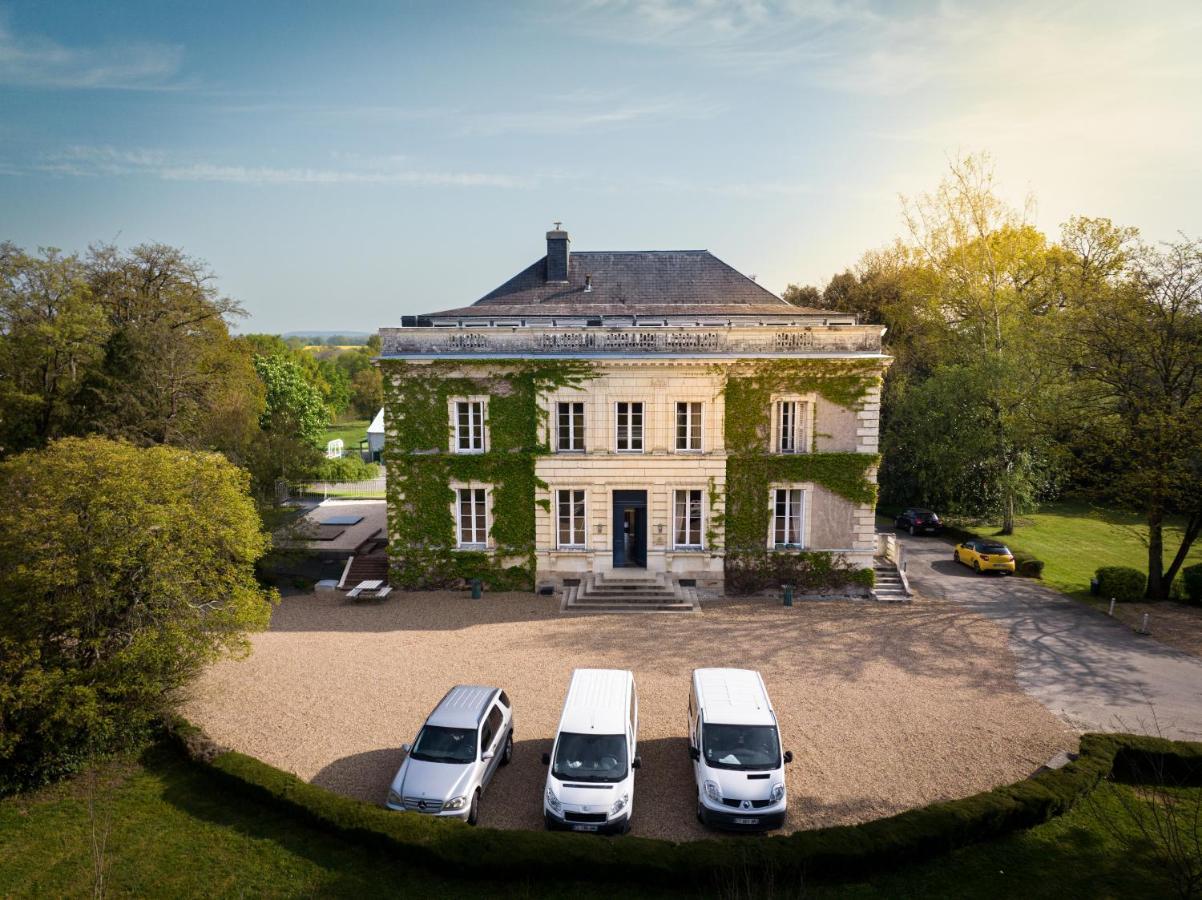 Institut Bois Robert Hotel Bécon-les-Granits Екстериор снимка